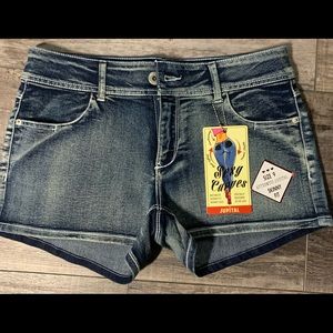 Butt lifting Jean shorts